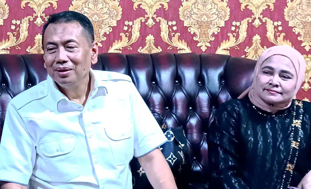 Kapitra Ampera dan Eva Nora